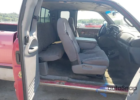 1999 Dodge Ram 1500 St from USA, damaged, VIN 3B7HC13Y1XM515856